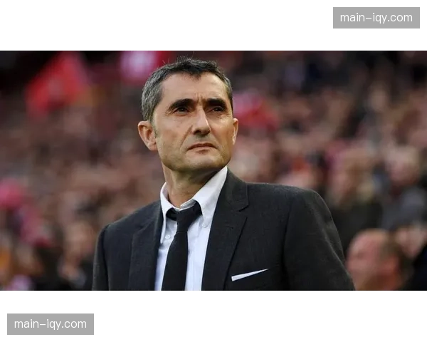 人物特写：毕巴主帅专访，详解其4-2-2-2“盒子中场”的构建理念与青训适配